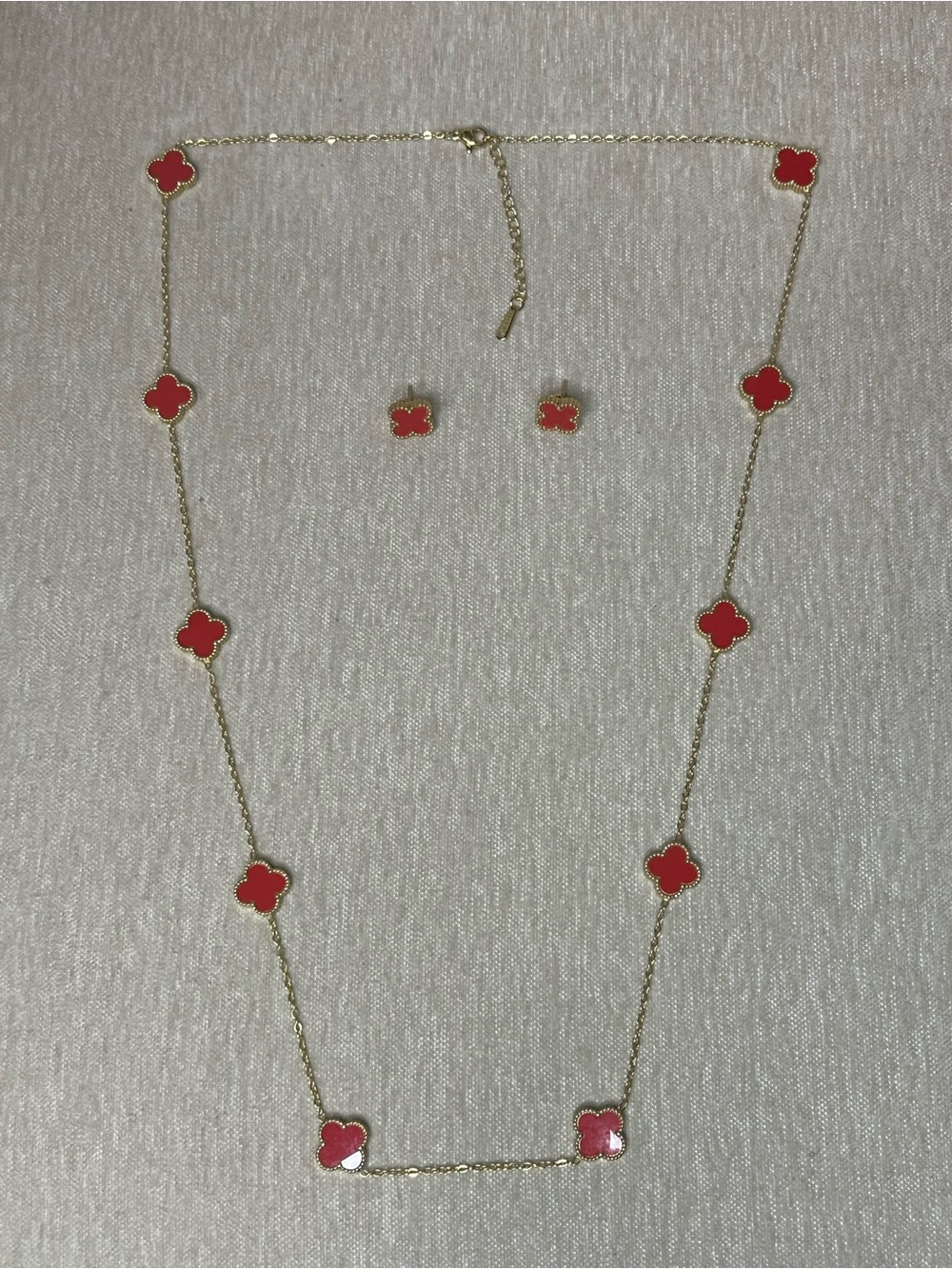 Gold Chain Necklace and Stud Earrings Set with Red Clover Motifs